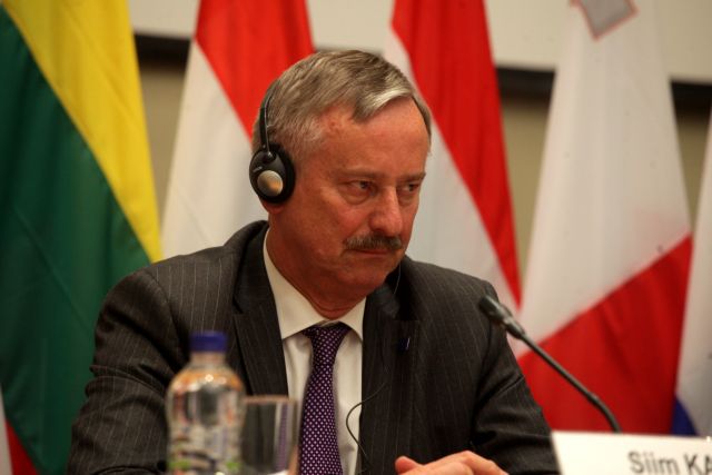 Κομισιόν: Μνημονιακή δέσμευση ο νόμος για τον αιγιαλό