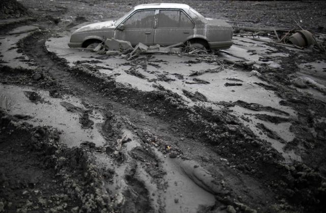 Μάχη για επιβίωση δίνουν οι πολίτες των Βαλκανίων μετά τις πλημμύρες