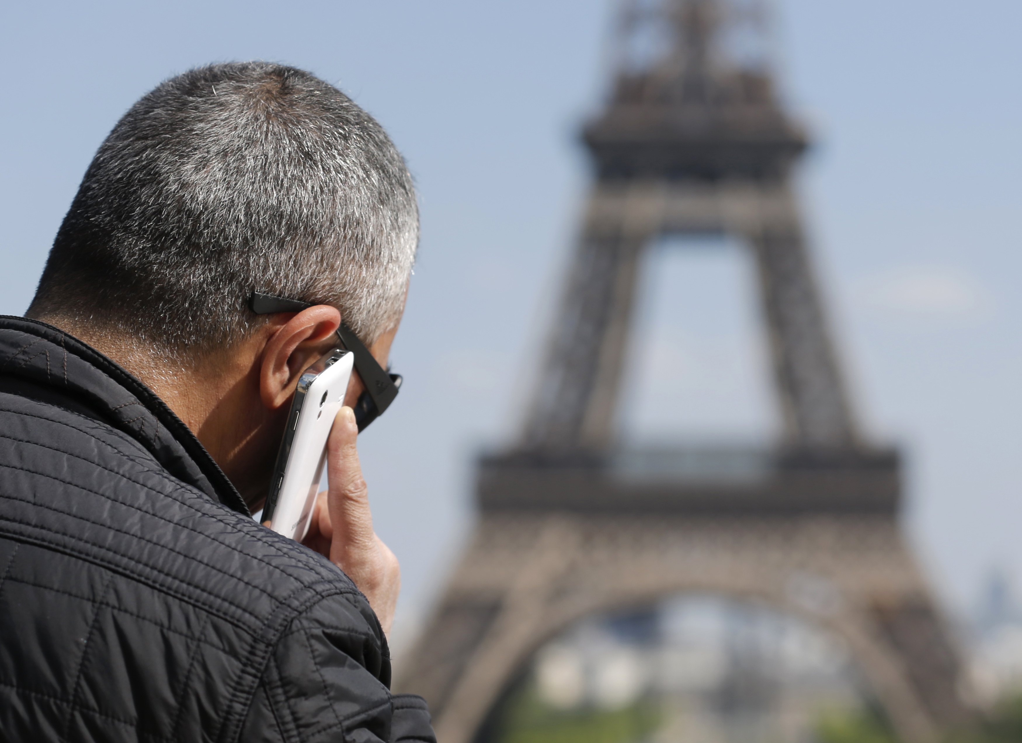 Δερματικές αλλεργίες μπορεί να προκαλούν τα κινητά τηλέφωνα