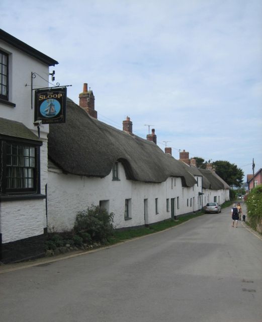 Πωλείται όπως είναι επιπλωμένο παραθαλάσσιο χωριό στη Βρετανία