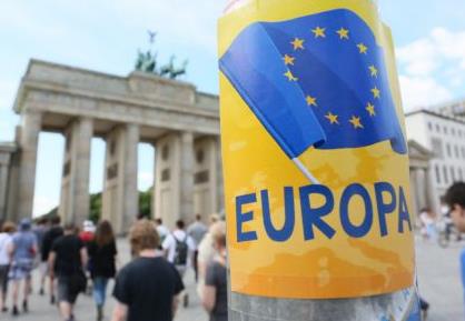 Γερμανία: Λιγότερες έδρες για την Μέρκελ, ενισχυμένο SPD, πρεμιέρα ευρωσκεπτικιστών