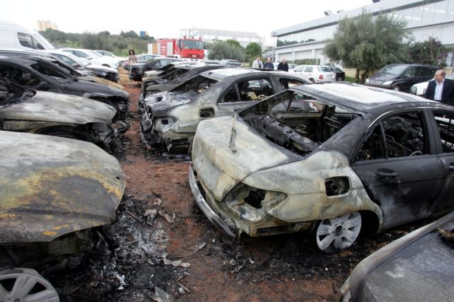 Εμπρηστικές επιθέσεις σε ΙΧ στο Χαλάνδρι και την Κηφισιά