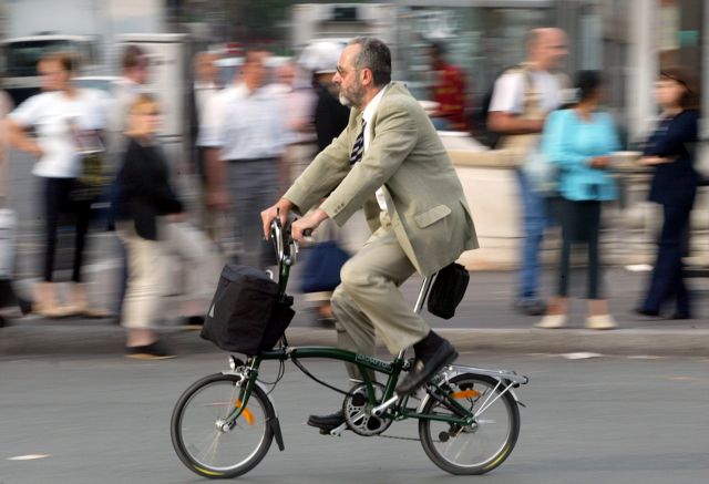 Οι Γάλλοι πληρώνονται για να πάνε στη δουλειά με το ποδήλατο