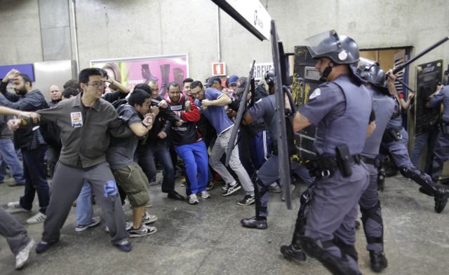 Συγκρούσεις μεταξύ απεργών του μετρό και αστυνομικών στο Σάο Πάολο