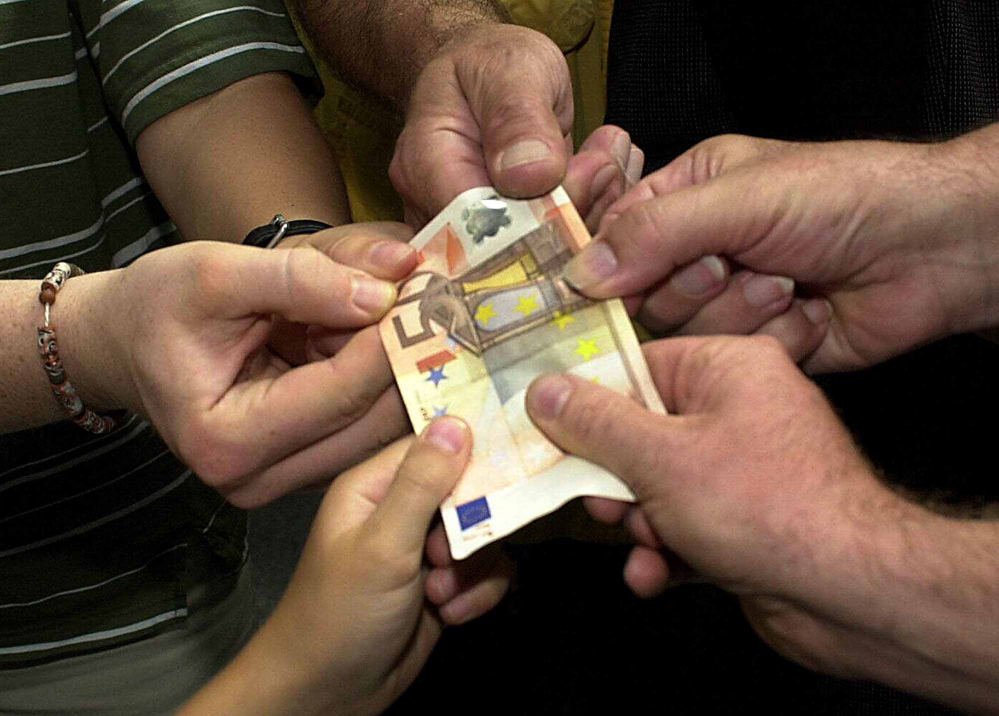 Στους λογαριασμούς 120.689 δικαιούχων του κοινωνικού μερίσματος 77 εκατ. ευρώ