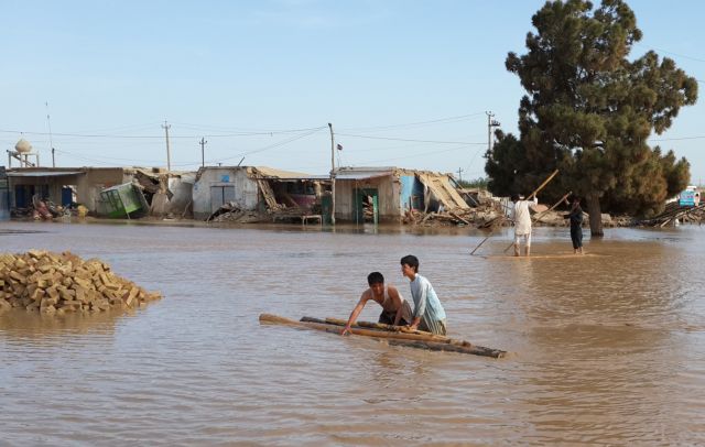 Δεκάδες νεκροί από τις πλημμύρες που έπληξαν το Αφγανιστάν