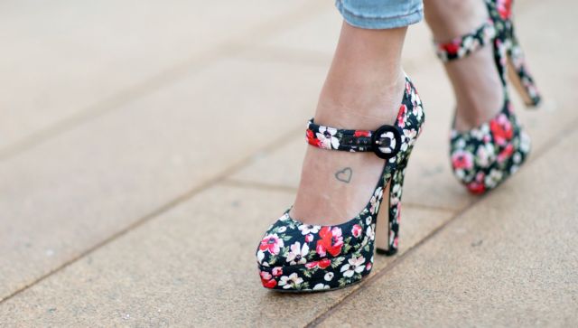 Πώς θα φορέσετε σωστά τις πλατφόρμες