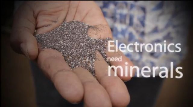 Έχει ακόμα αίμα από το Κογκό το κινητό μου;