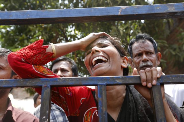 Πρόσφυγες, ανάμεσά τους και παιδιά, έχασαν τη ζωή τους σε φωτιά στη Ντάκα