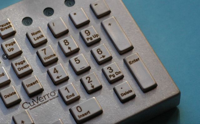 Πληκτρολόγια και mouse από χαλκό για προστασία από τα μικρόβια