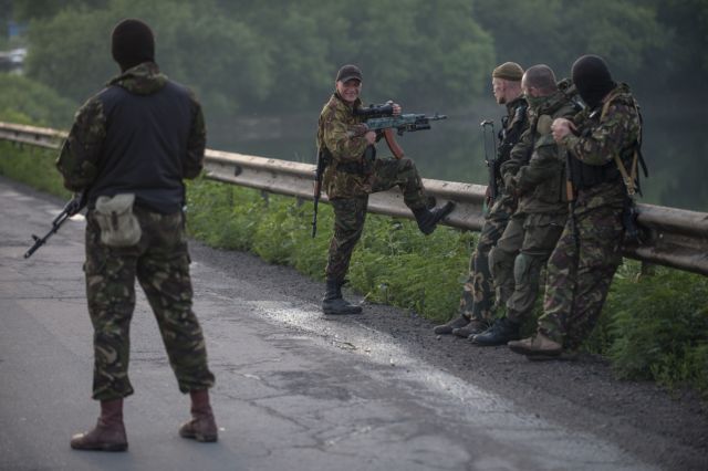 Συγκρούσεων συνέχεια στην ανατολική Ουκρανία μετά το «νιετ» στο Κίεβο