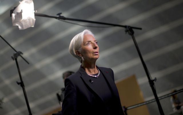 Λαγκάρντ: Πρέπει να πέσω στα γόνατα για τα σφάλματα του ΔΝΤ;