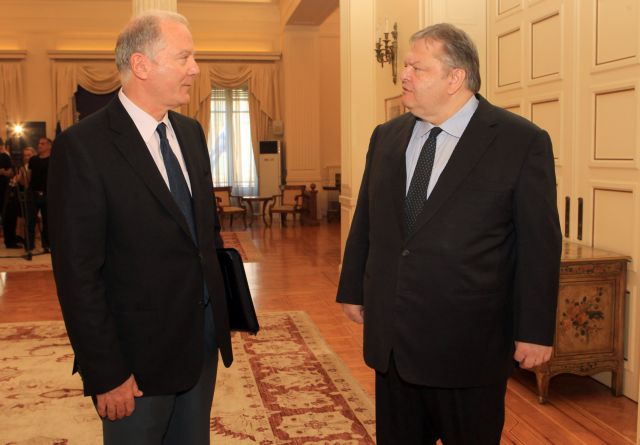 Βενιζέλος: Τεράστια η συμβολή Προβόπουλου στη διάσωση της οικονομίας