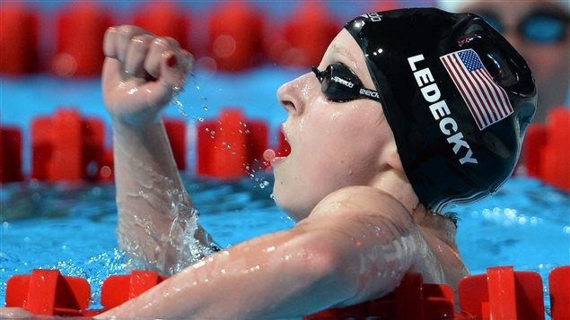 Νέο παγκόσμιο ρεκόρ στα 1.500μ. κολύμβηση από την Λεντέτσκι