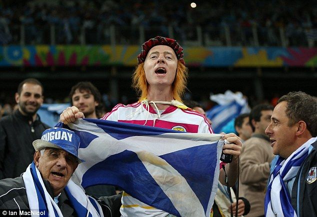 Σκωτσέζος εθεάθη να πανηγυρίζει τη νίκη της Ουρουγουάης επί της Αγγλίας