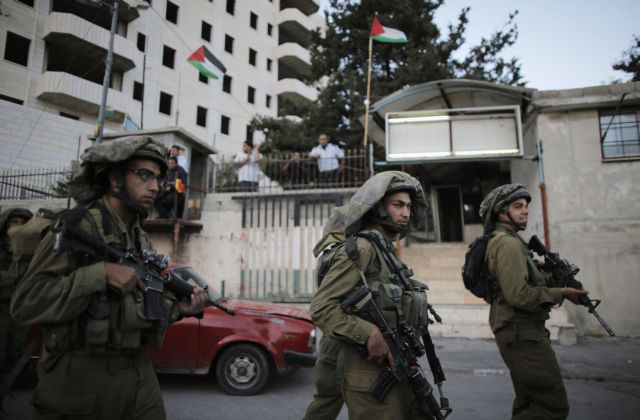 Δύο Παλαιστίνιοι νεκροί ενώ η έρευνα για τους εφήβους συνεχίζεται