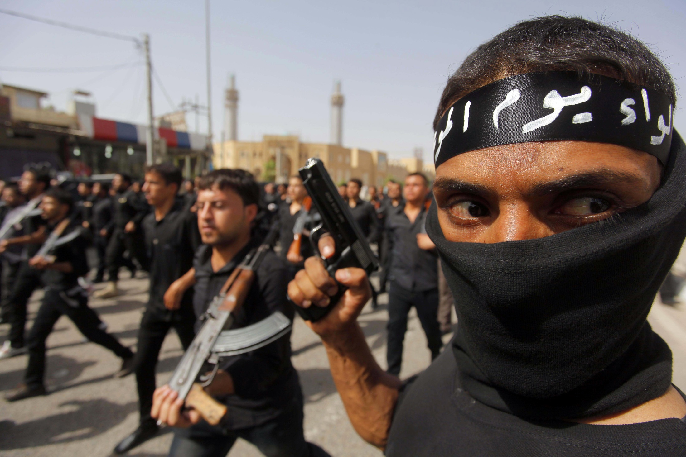 Οι τζιχαντιστές προελαύουν στο Ιράκ ενώ εκτίθεται η αδυναμία της Βαγδάτης