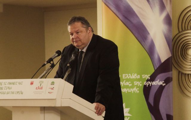 ΠΑΣΟΚ κατά Τσίπρα για υποβρύχια και εκλογή Προέδρου