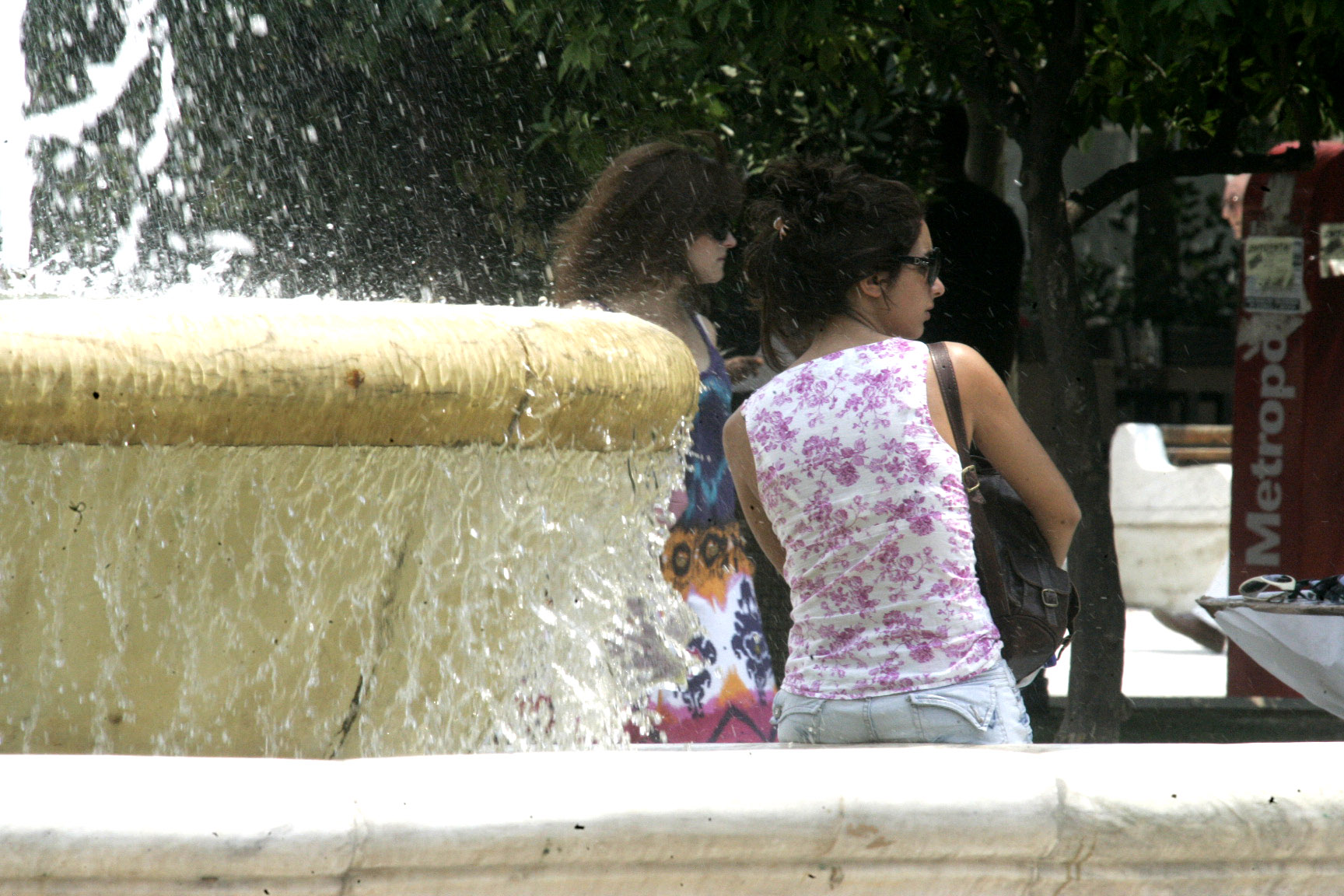 Σκόνη και ζέστη με το θερμόμετρο να αγγίζει τους 39 βαθμούς