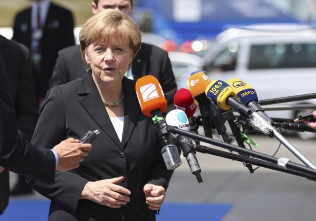 «Συμβιβασμό» με τον Κάμερον για τον Γιούνκερ αναζητά η Μέρκελ