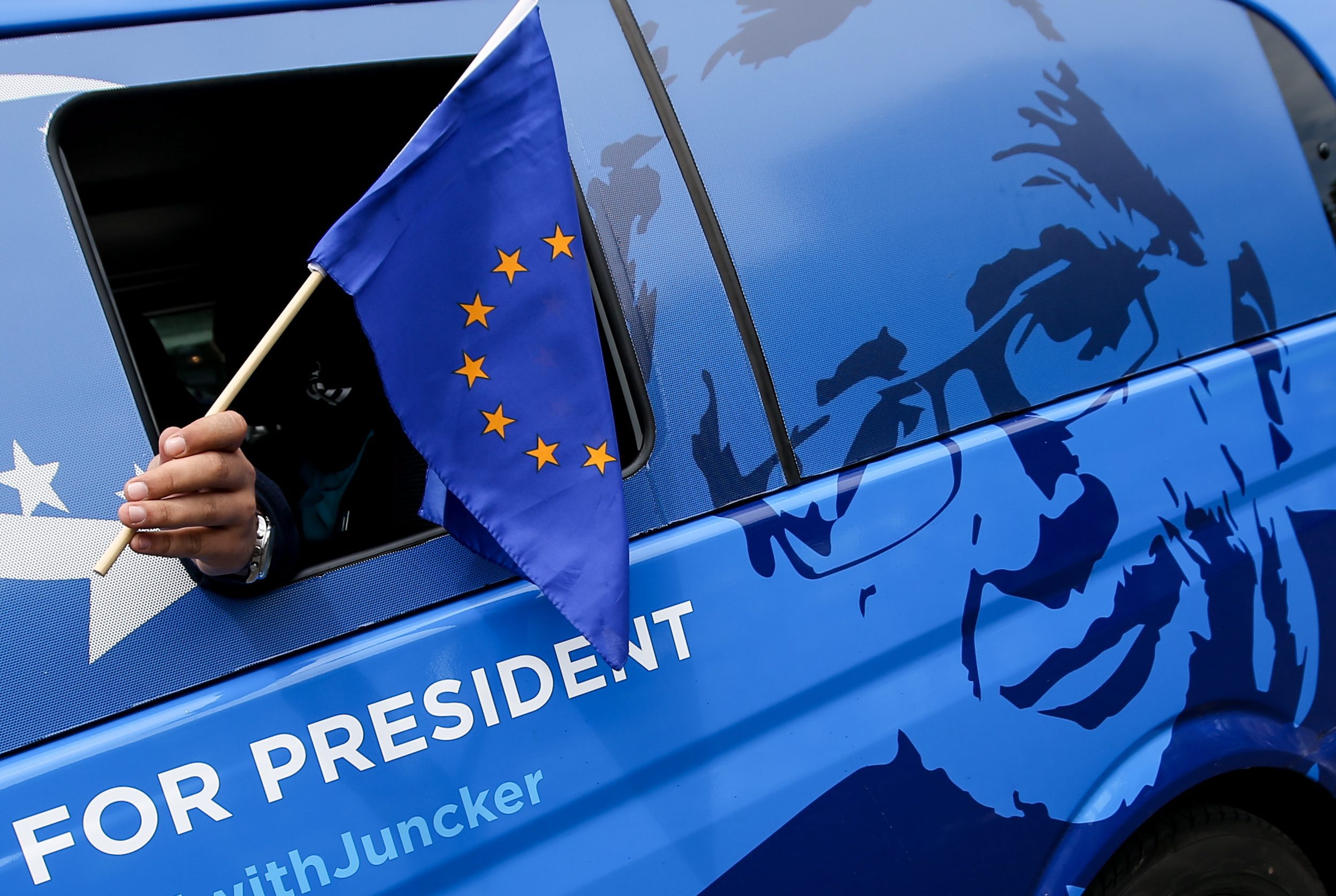 Η επικράτηση του Γιούνκερ προϊδεάζει για τα μελλούμενα στην ΕΕ