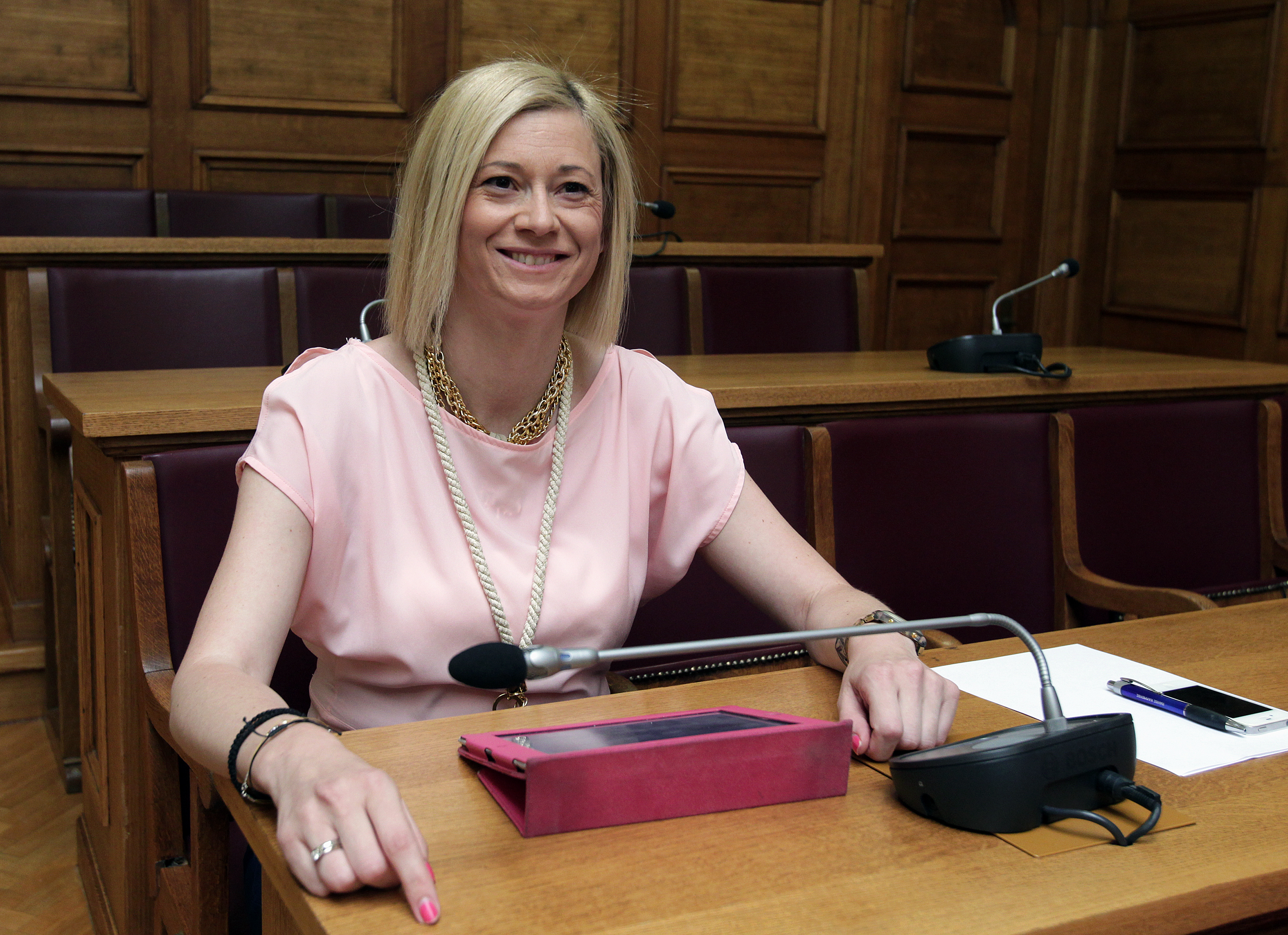 Σχέδιο αποπομπής της από τη Βουλή βλέπει η Ραχήλ Μακρή