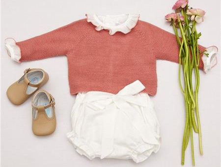 Πώς να βγάλουμε τους 4 πιο δύσκολους λεκέδες από τα ρούχα του μωρού;