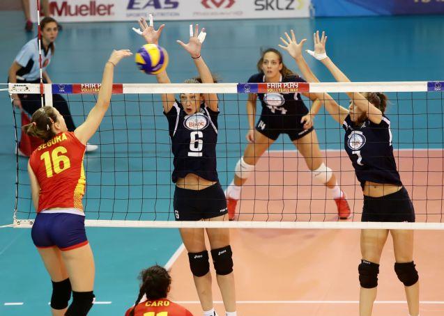 Τρίτη σερί ήττα της εθνικής βόλεϊ γυναικών, απομακρύνεται η πρόκριση