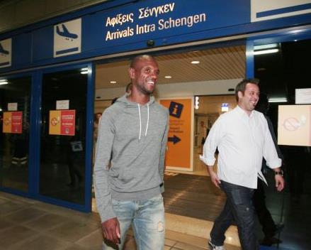 Στην Αθήνα ο Αμπιντάλ για να υπογράψει στον Ολυμπιακό