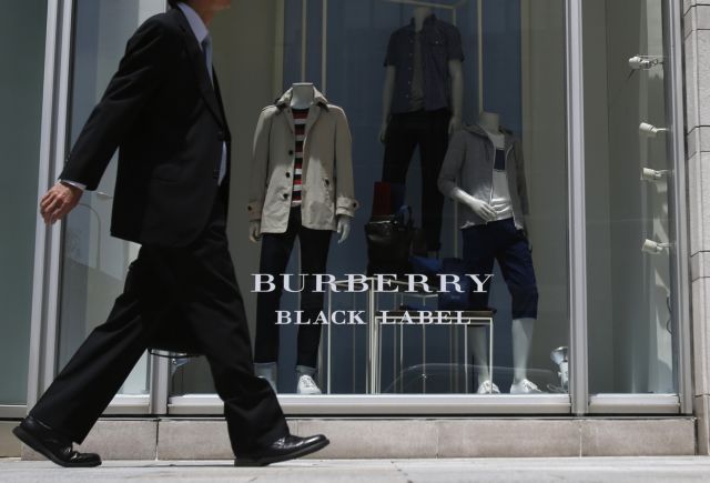 Αρνητική επίπτωση στα κέρδη της Burberry από τις συναλλαγματικές ισοτιμίες