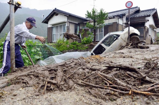 Τρεις νεκροί από το πέρασμα του Νεογκούρι στην Ιαπωνία, βροχών συνέχεια