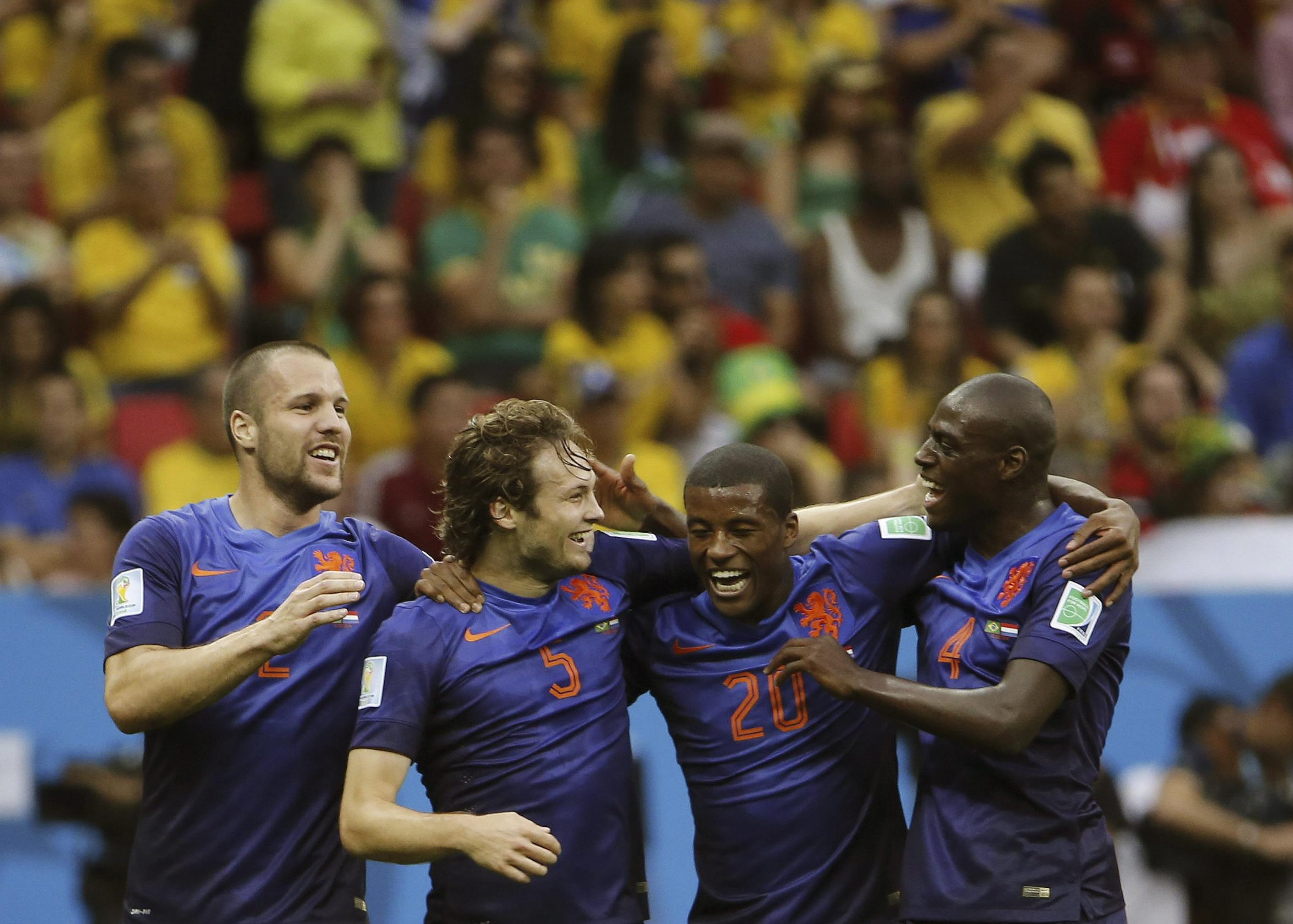 Τρίτη η Ολλανδία με... τριάρα απέναντι στη «δήθεν» Βραζιλία