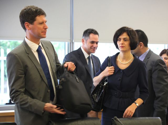 Πιέζει για εξυγίανση των τραπεζικών ισολογισμών η κυπριακή τρόικα