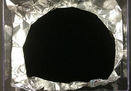 Το «πιο μαύρο υλικό του κόσμου» είναι τόσο μαύρο που δεν φαίνεται