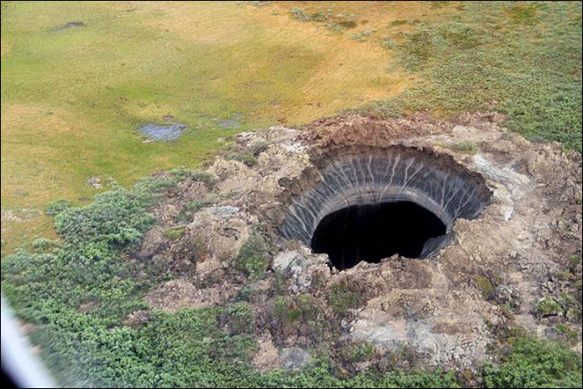 Μυστηριώδης κρατήρας στη Σιβηρία εμπνέει φανταστικές θεωρίες