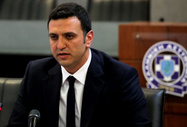 Επίσκεψη Κικίλια σε διμοιρία των ΜΑΤ στα Εξάρχεια