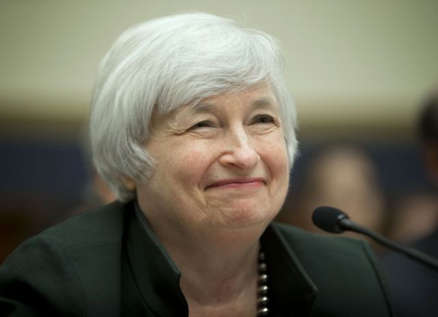 Bloomberg: Στα χέρια της Τζάνετ Γιέλεν η «αποδυνάμωση» του ευρώ