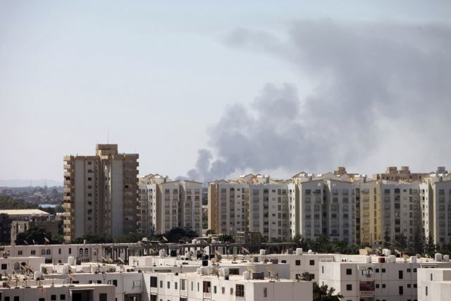 Λιβύη: Μάχες γύρω από το αεροδρόμιο της Τρίπολης