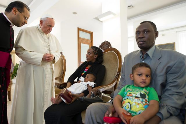 Με τον Πάπα συναντήθηκε η Σουδανή που καταδικάστηκε σε θάνατο