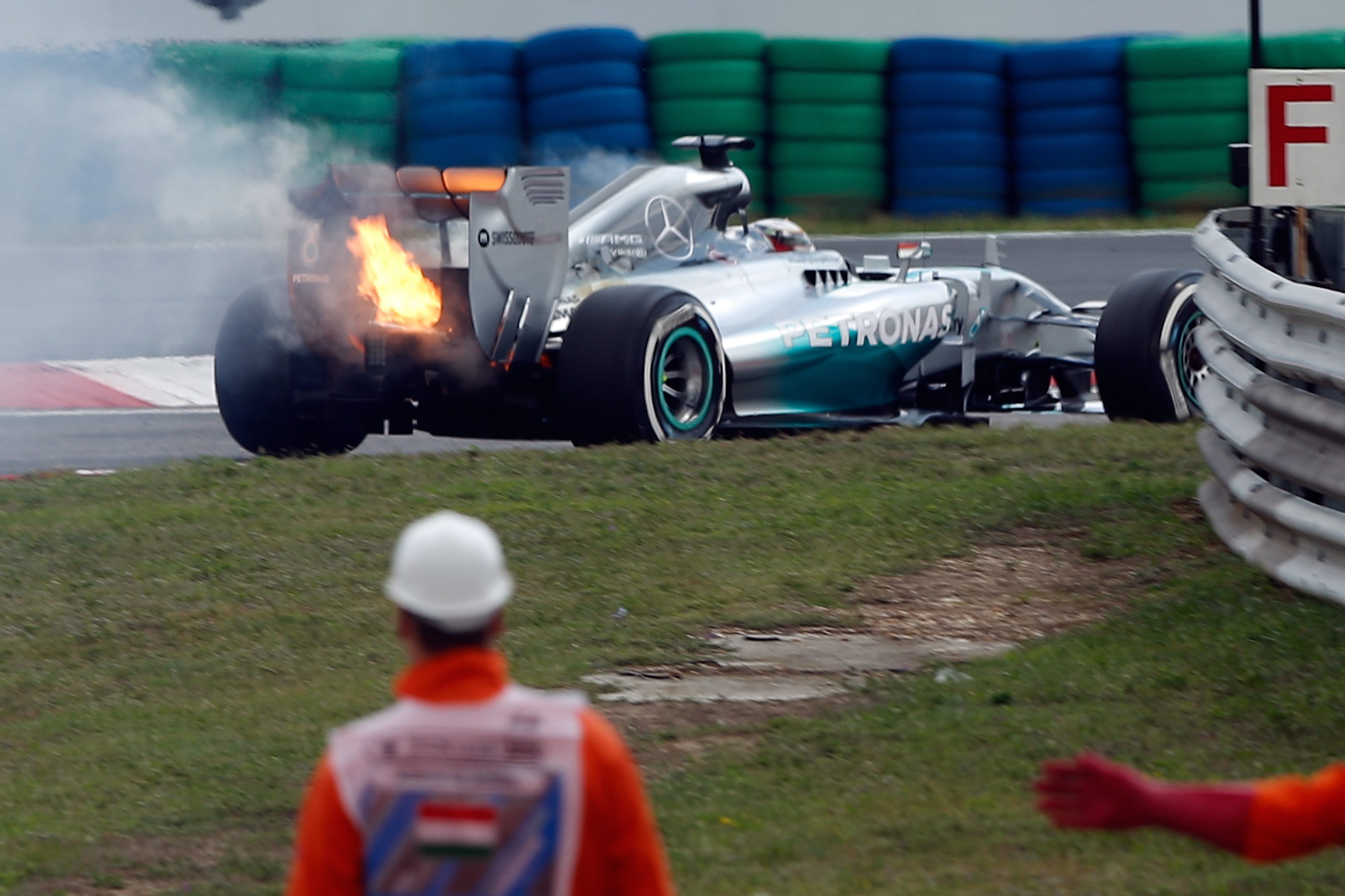 GP Ουγγαρίας 2014: Στον Rosberg η pole, στις φλόγες το μονοθέσιο του Hamilton