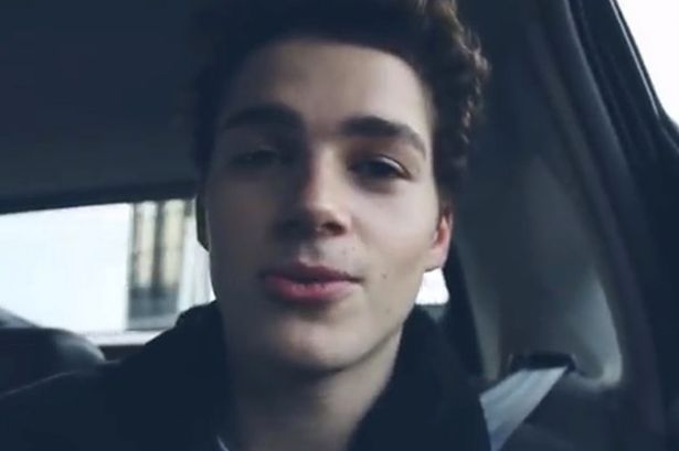 Ερωτοχτυπημένος Βρετανός ταξιδεύει 16.000χλμ για την αγαπημένη του