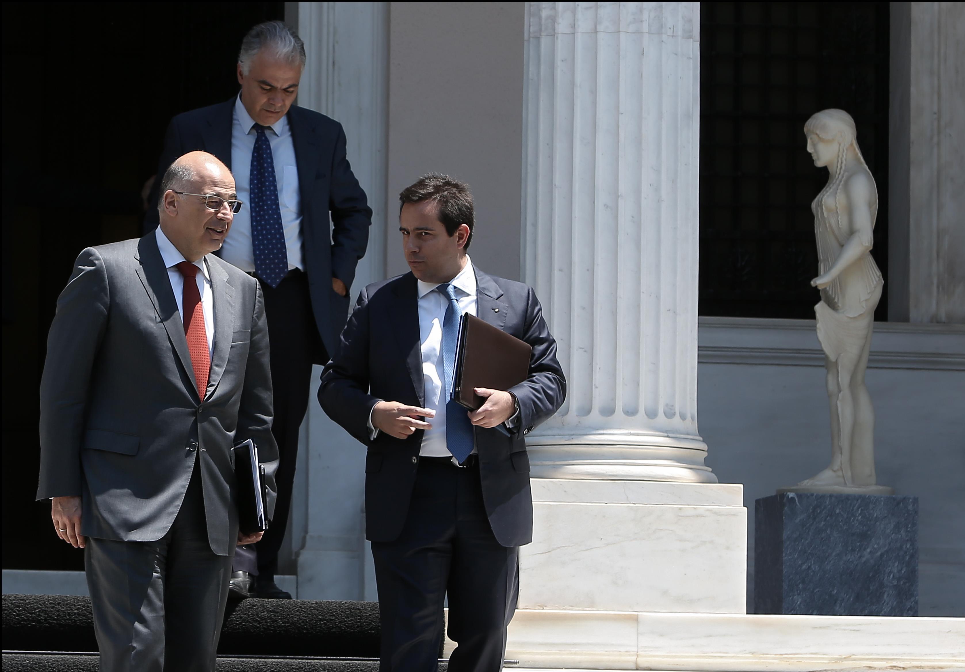 Δένδιας: Στρατηγικός στόχος η ανάπτυξη της ελληνικής βιομηχανίας