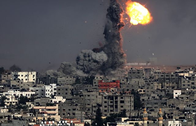 Νεκρούς μετρά η Γάζα, εν μέσω διπλωματικού παρασκηνίου για εκεχειρία