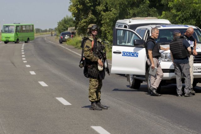 Κίεβο: Αντάρτες έχουν βάλει νάρκες γύρω από το σημείο συντριβής της ΜΗ17