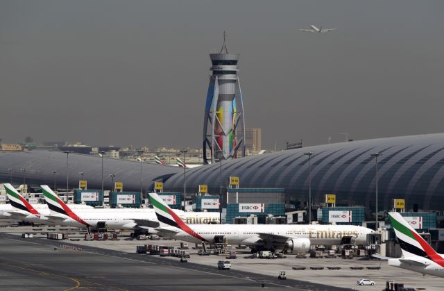 Διακόπτει η Emirates τις πτήσεις προς Γουινέα λόγω Έμπολα