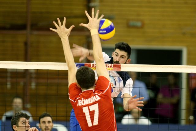 Ο Ολυμπιακός ανακοίνωσε την απόκτηση του Τακουρίδη