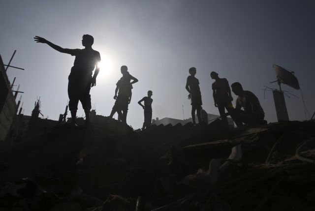 Το Ισραήλ αποσύρει δυνάμεις από τη Γάζα, απορρίπτει συνομιλίες για εκεχειρία