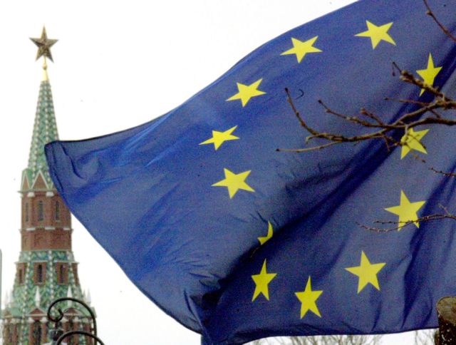 Επιφυλάσσεται η ΕΕ να απαντήσει «καταλλήλως» στο ρωσικό εμπάργκο