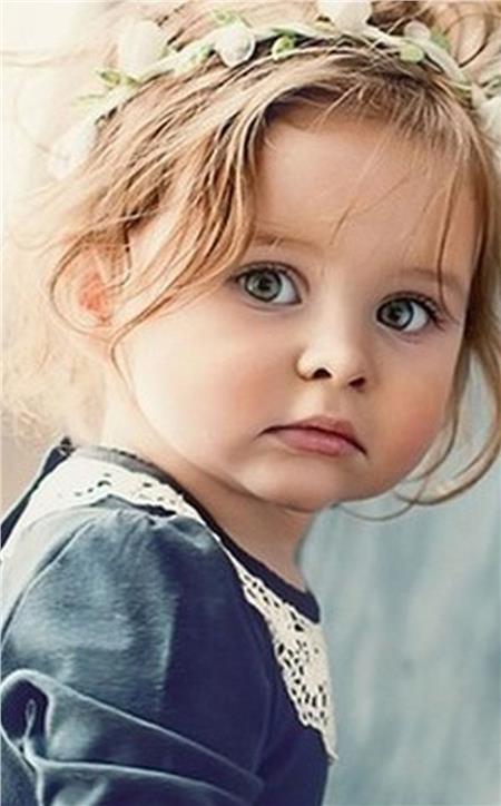 Γιατί δεν μιλάει ακόμα;