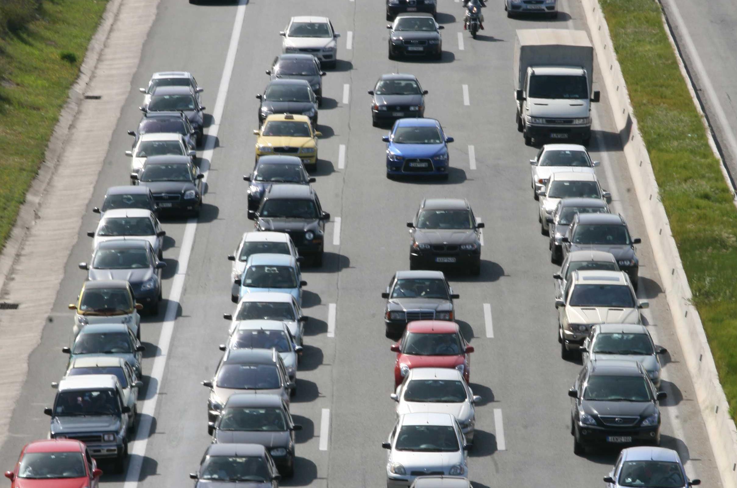 Αύξηση 25,9% κατέγραψε τον Ιούλιο του 2014 η κυκλοφορία αυτοκινήτων